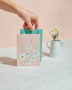 Dárkové přáníčko s motivem květin kopretina s obálkou a květinou