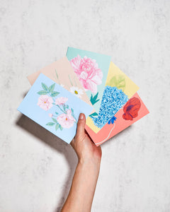 Vějíř květinových krásek z papíru, komu pošlete papírové přáníčko dnes